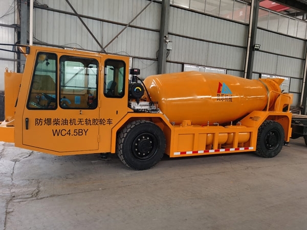 礦用濕噴臺(tái)車(chē)，礦用混凝土泵，礦用攪拌機(jī)發(fā)貨