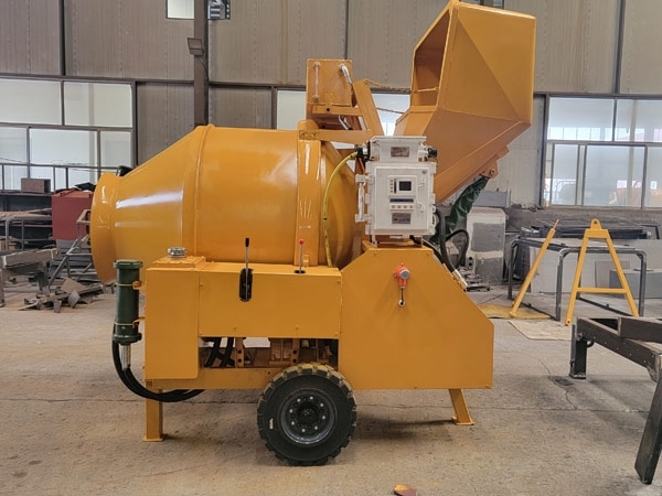 礦用濕噴臺(tái)車(chē)，礦用混凝土泵，礦用攪拌機(jī)發(fā)貨